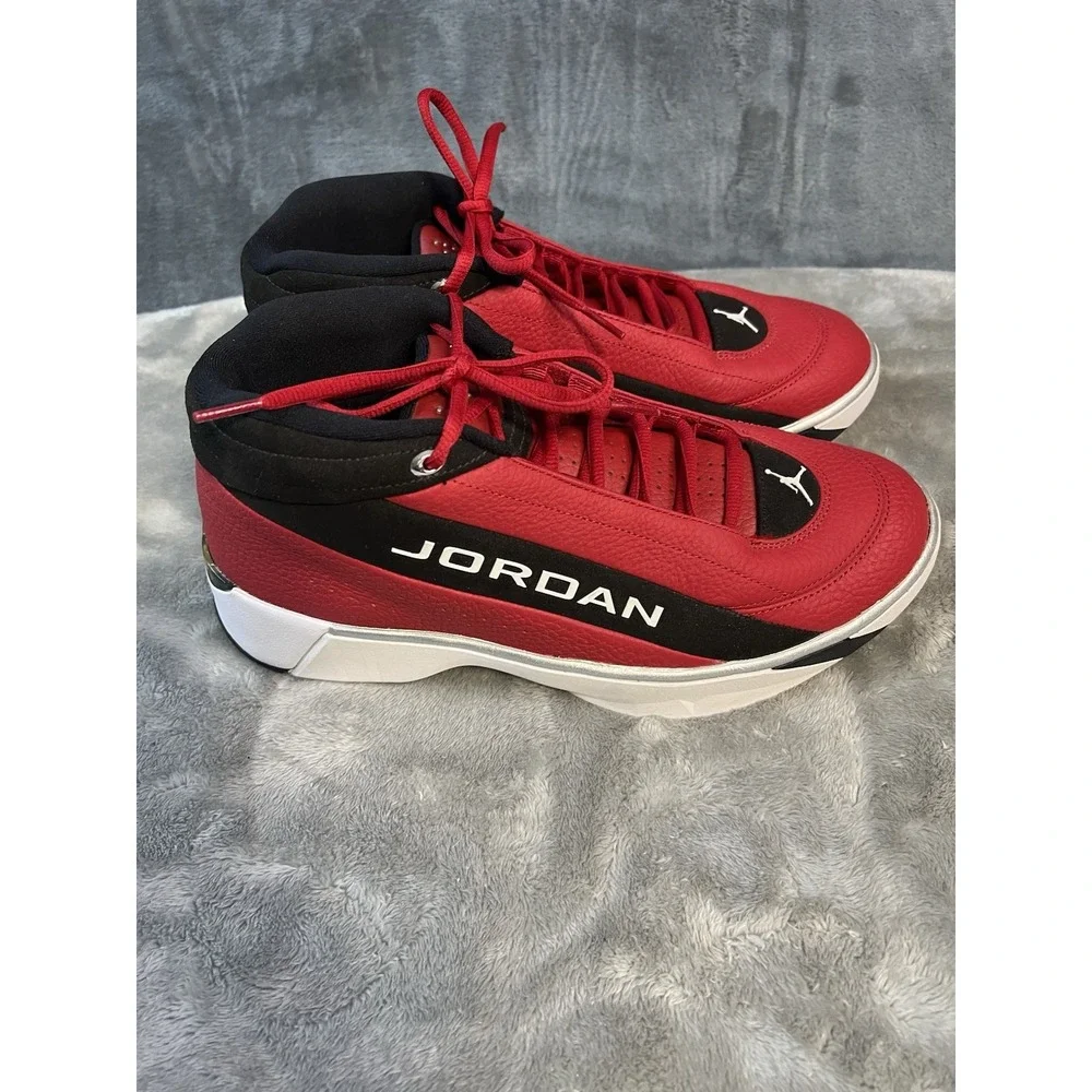 Size 9.5 - Air Jordan Team Showcase Gym Red Black